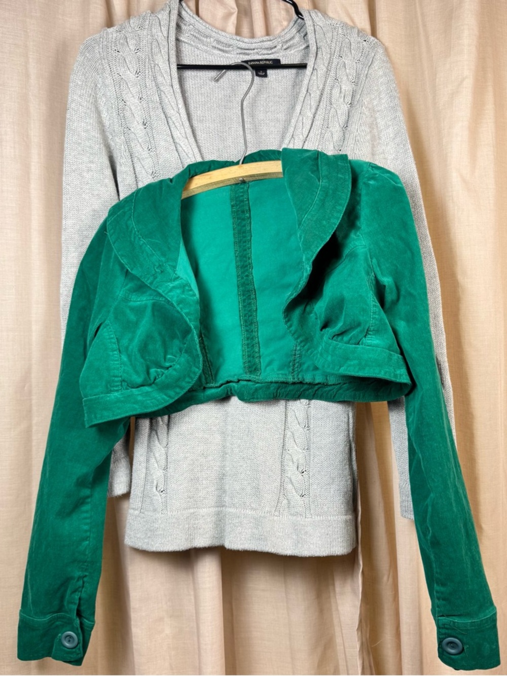 Bundle of 2 Long Sleeve Tops Emerald green Crop + Banana Republic Knit Sweater S